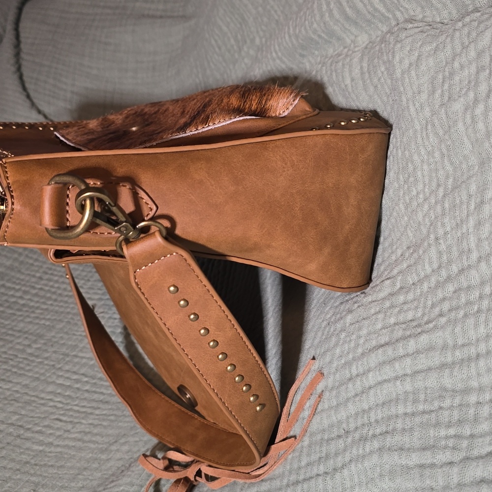 Trinity Ranch Tan Shoulder Conceal Carry Bag with Fringe Detail – NWOT - Picture 9 of 9